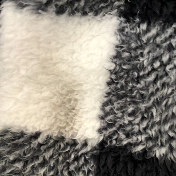 Steve Madden Women's Fuzzy Cozy Super Soft Black and White Plaid‎ Coat Jacket 3x - Picture 8 of 13